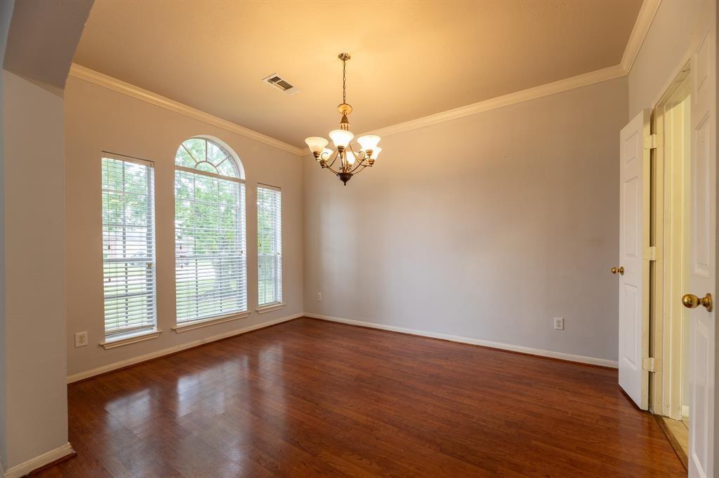 3111 Glen Cullen Lane, Pearland, Texas image 6