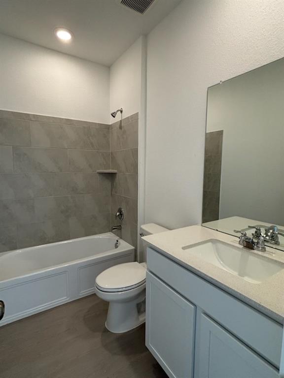 204 Amy Street, Angleton, Texas image 13