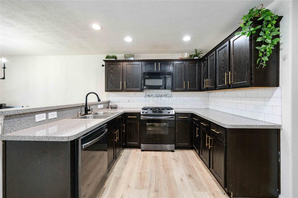 2814 Dustin Place Court, Humble, Texas image 8
