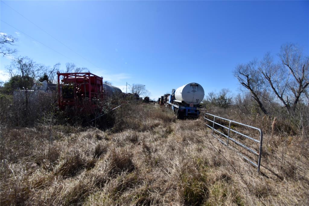 951 Canal Rd Rd, Stowell, Texas image 8