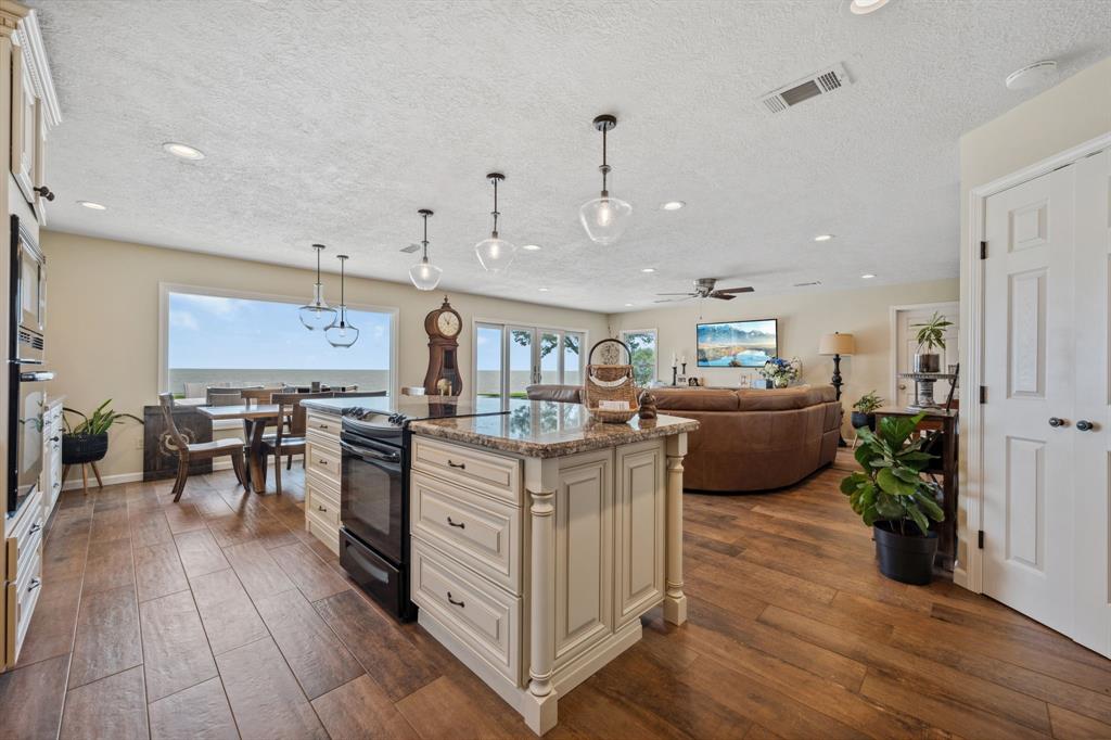 11320 Cedar Gully Road, Beach City, Texas image 20