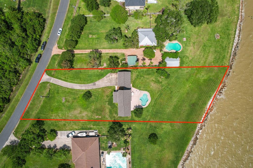 11320 Cedar Gully Road, Beach City, Texas image 1