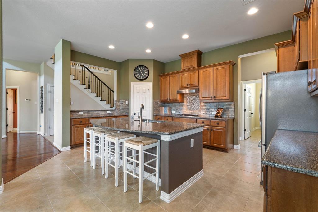 7659 Ikes Tree Drive, Spring, Texas image 13