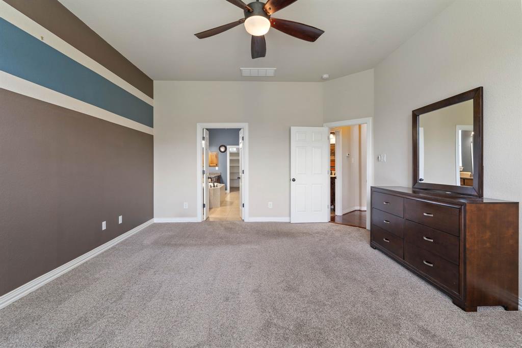 7659 Ikes Tree Drive, Spring, Texas image 19