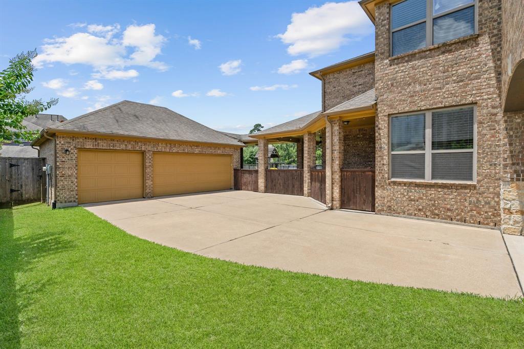 7659 Ikes Tree Drive, Spring, Texas image 39