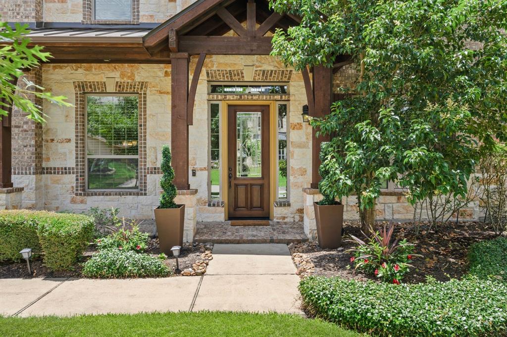 7659 Ikes Tree Drive, Spring, Texas image 3