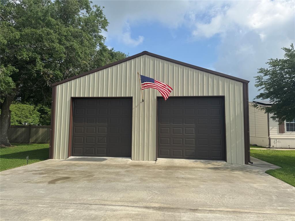 15070 Coon Road, Winnie, Texas image 2