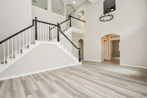 Single Family Residence in Houston TX 18927 Aquatic Drive 12.jpg