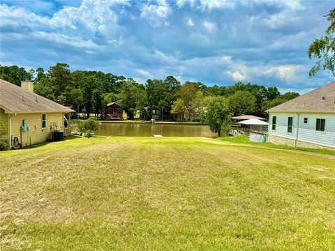 299 Twin Magnolia Onalaska TX 77360