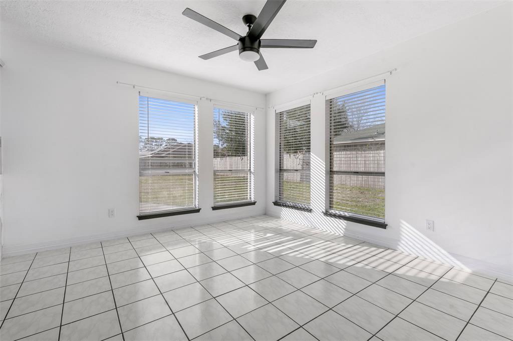 3809 Trailwood Drive, Baytown, Texas image 5