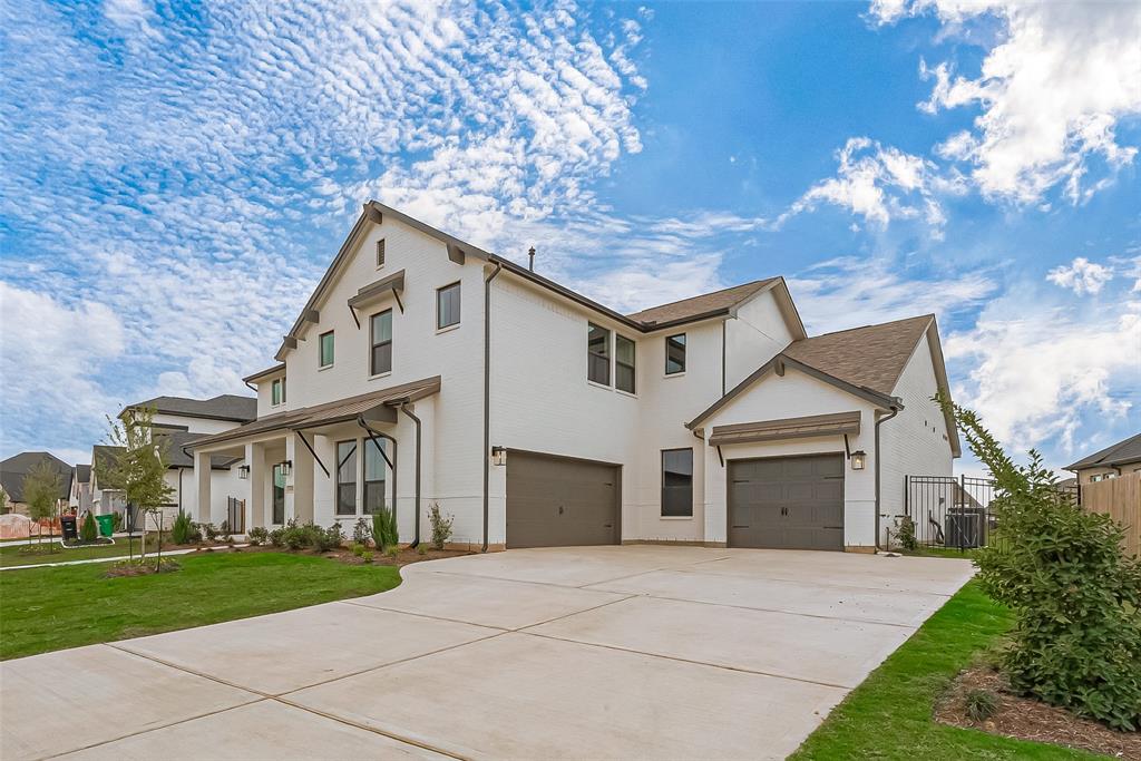 31215 Stella Sky Drive, Fulshear, Texas image 2