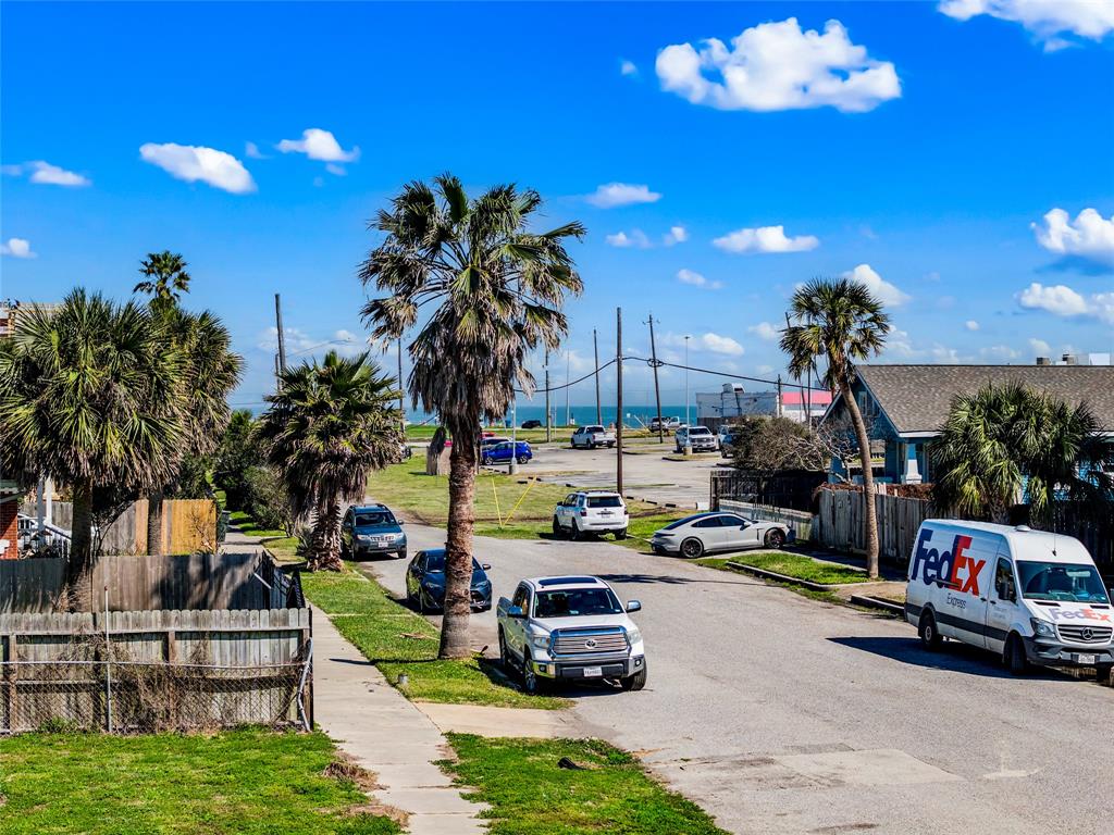 3624 Avenue S 1/2, Galveston, Texas image 2