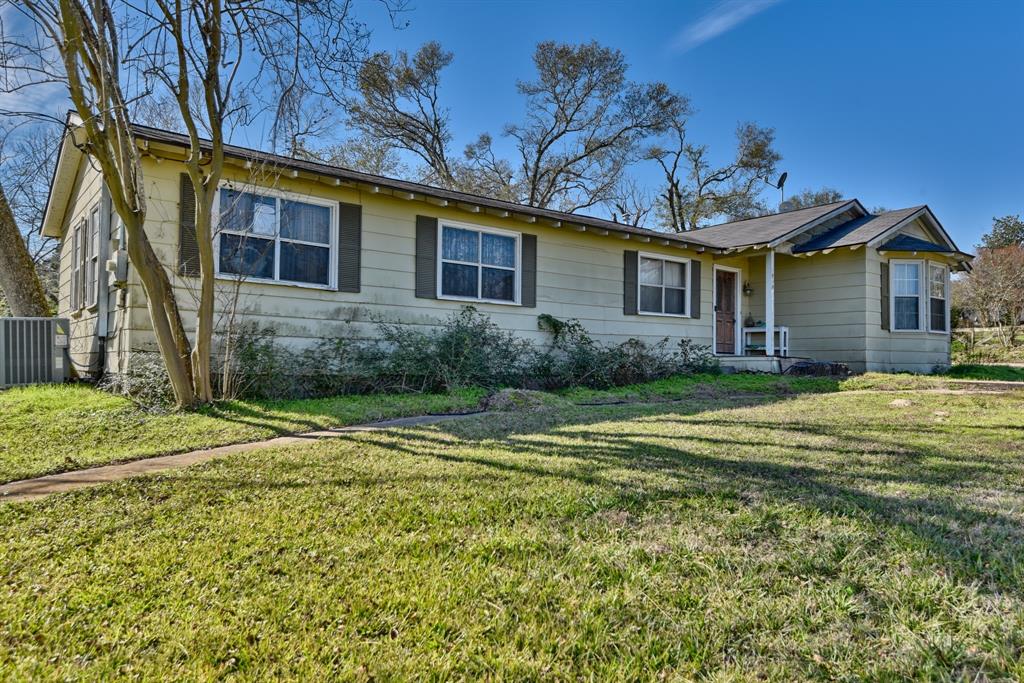 949 Fisher Rd, Bellville, Texas image 7