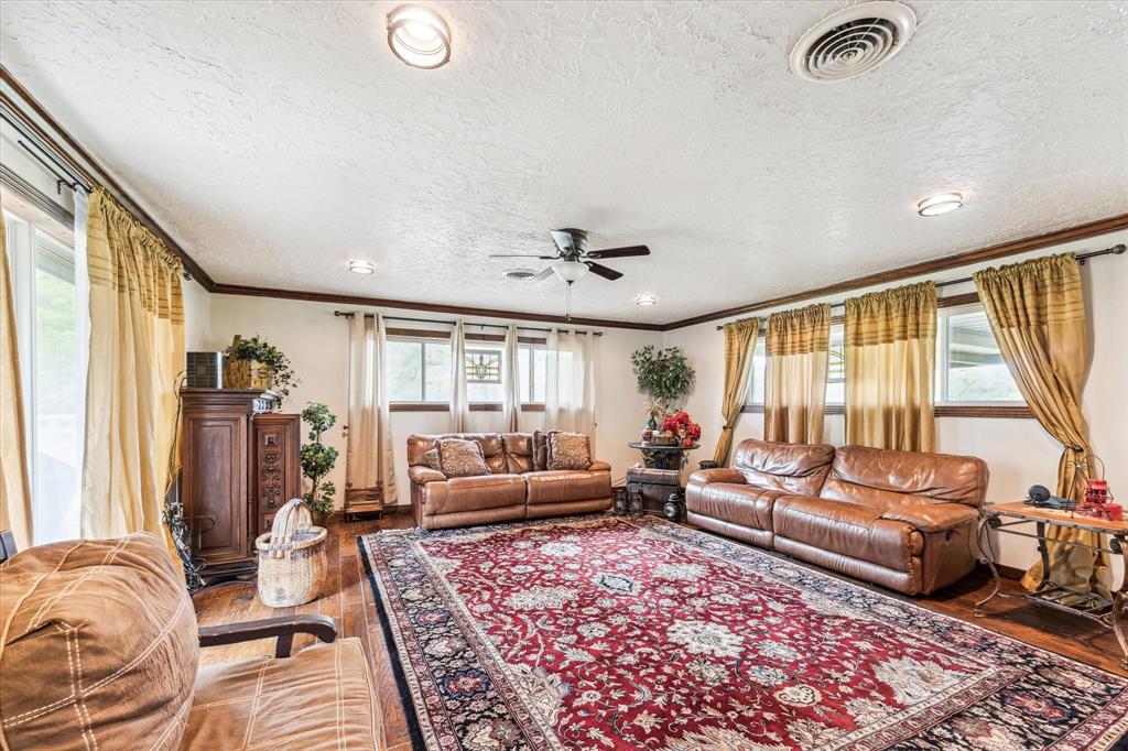603 Terri Lane, Pinehurst, Texas image 10