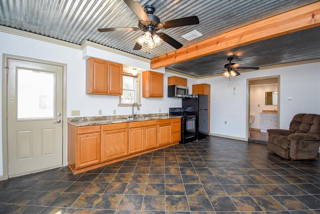 2423 Hargis Street, East Bernard, Texas image 32