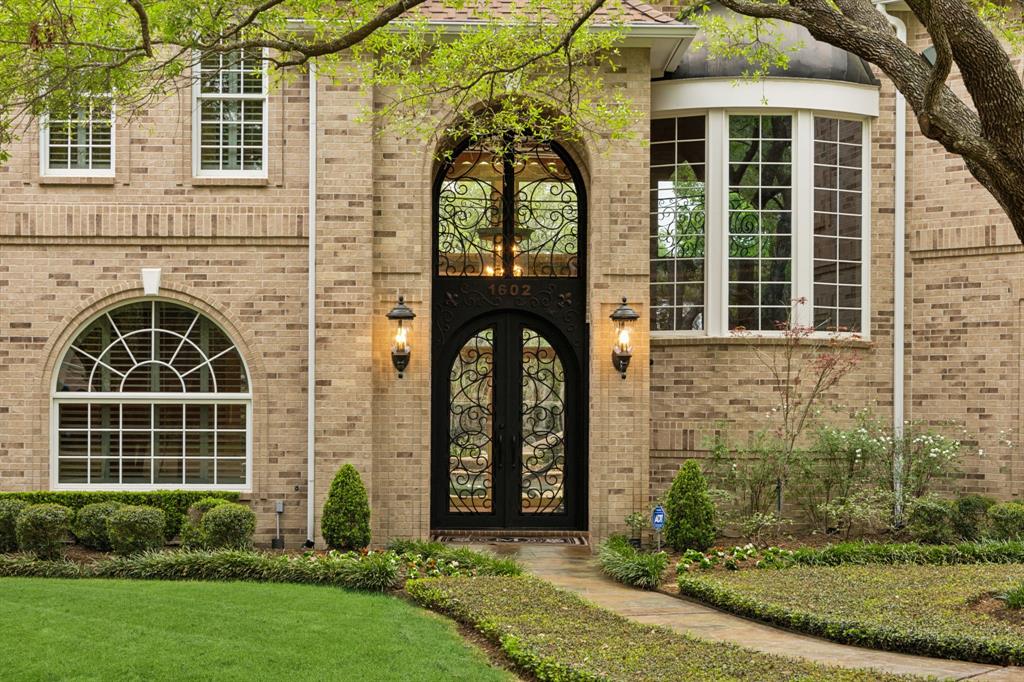 property-search 3 1602 Hampton Oaks Circle