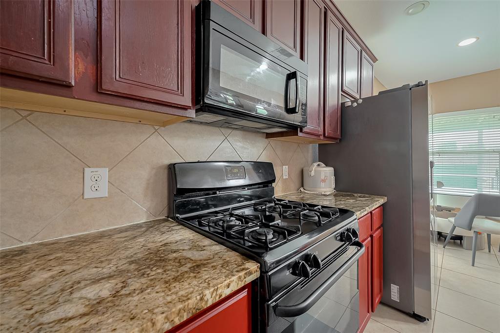 3400 Borden Gully Drive, Dickinson, Texas image 13