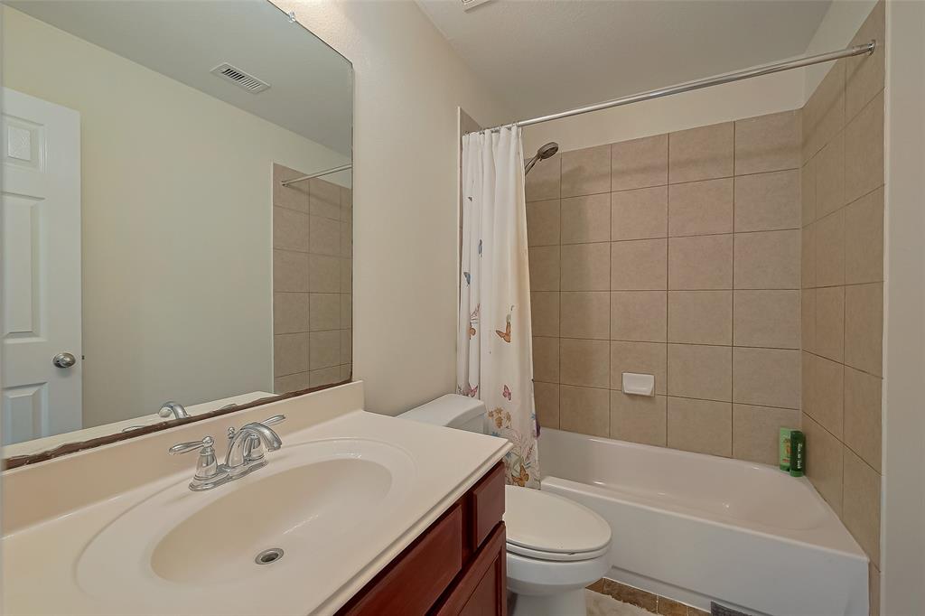 3400 Borden Gully Drive, Dickinson, Texas image 32