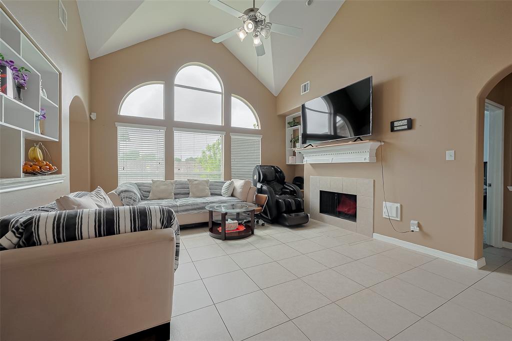 3400 Borden Gully Drive, Dickinson, Texas image 9