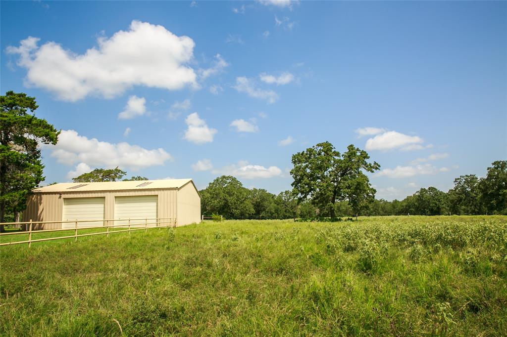 13150 Schoenemann Road, Carmine, Texas image 2