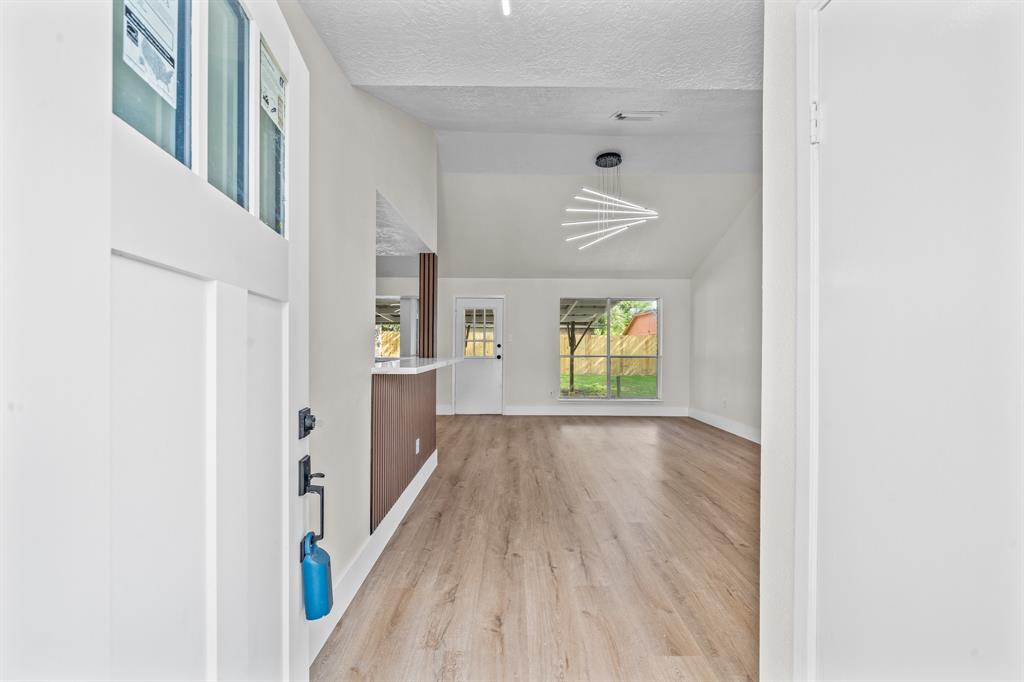 11115 Maple Rock Drive, Humble, Texas image 7