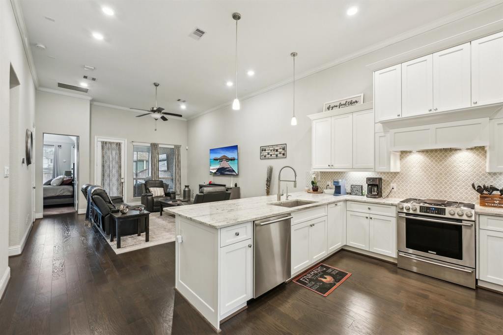 131 Skybranch Drive, Conroe, Texas image 8