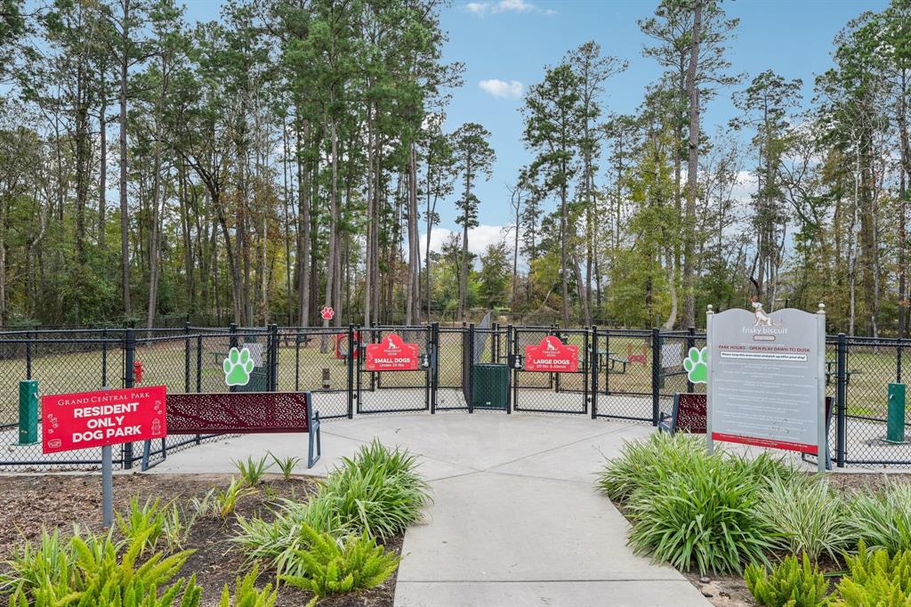 131 Skybranch Drive, Conroe, Texas image 39