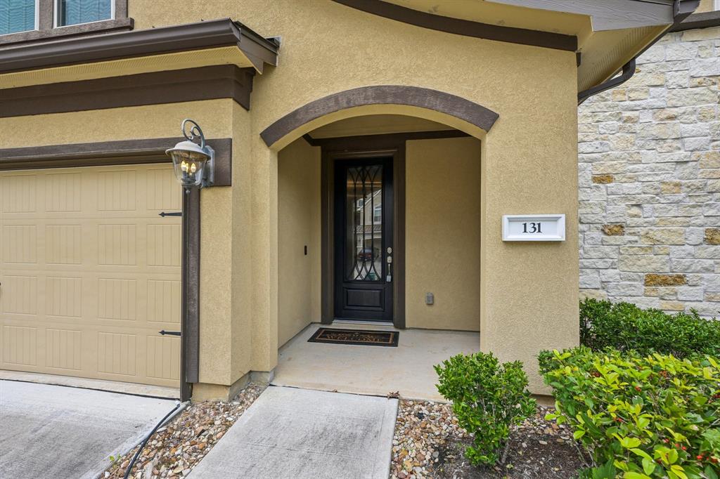 131 Skybranch Drive, Conroe, Texas image 3