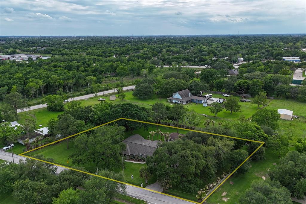 104 Smith Lane, League City, Texas image 1
