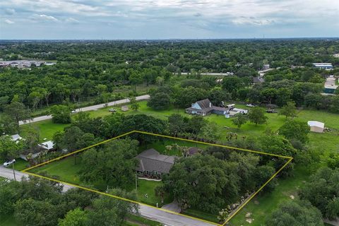 104 Smith Lane League City TX 77573