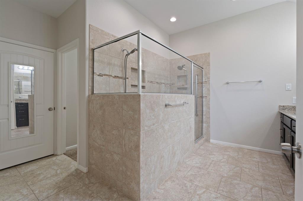 253 Dove Meadow Drive, Conroe, Texas image 16