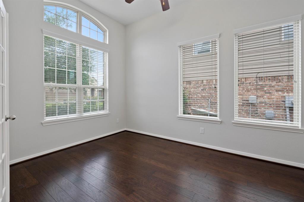 253 Dove Meadow Drive, Conroe, Texas image 5