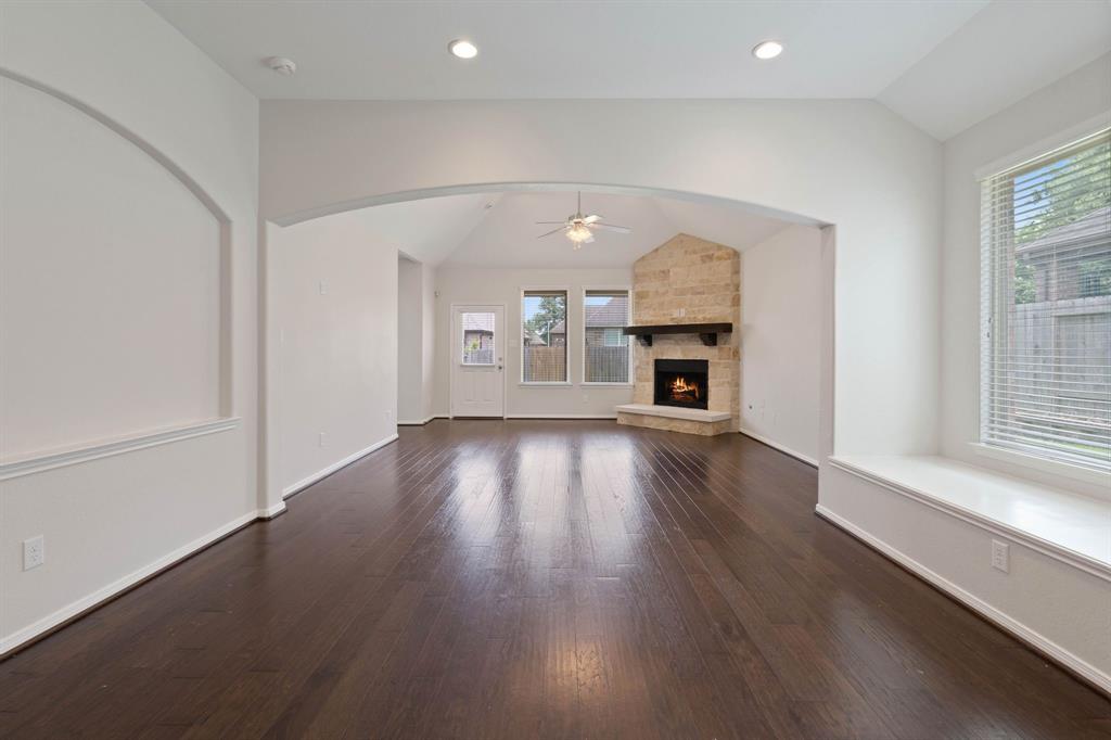 253 Dove Meadow Drive, Conroe, Texas image 7
