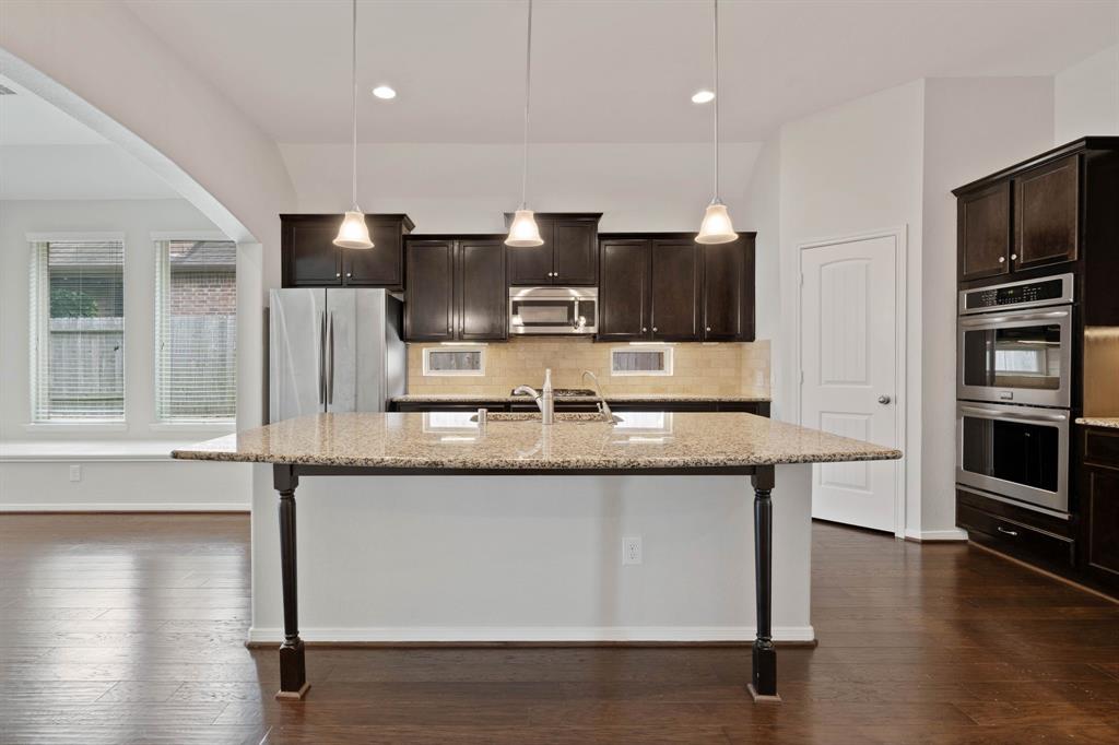 253 Dove Meadow Drive, Conroe, Texas image 10