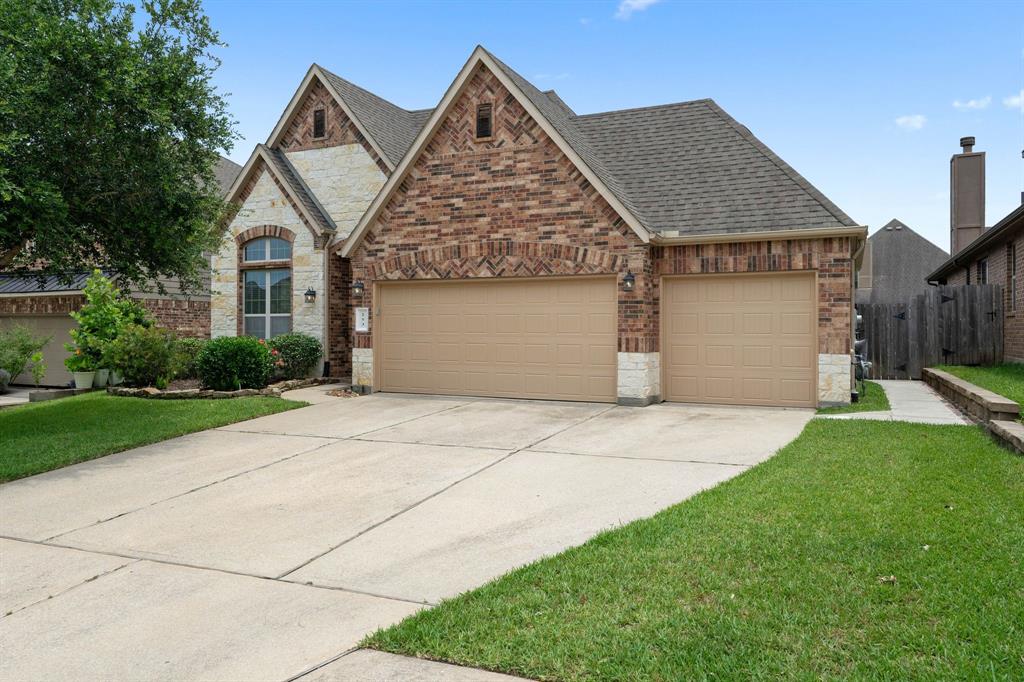 253 Dove Meadow Drive, Conroe, Texas image 1