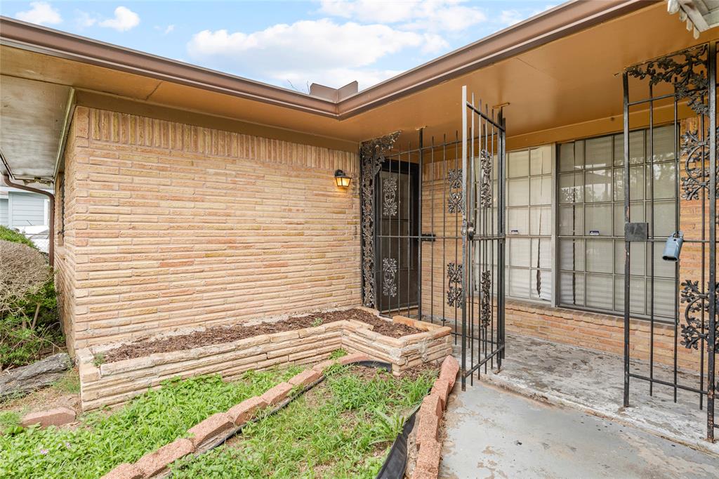 3317 Le Badie Street, Houston, Texas image 4