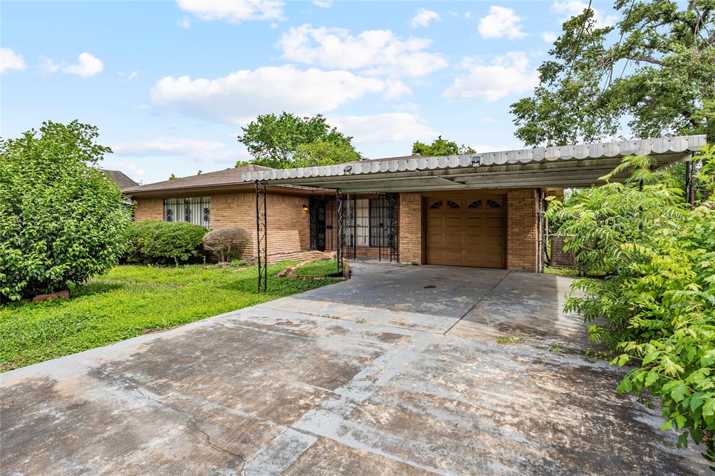 3317 Le Badie Street, Houston, Texas image 2