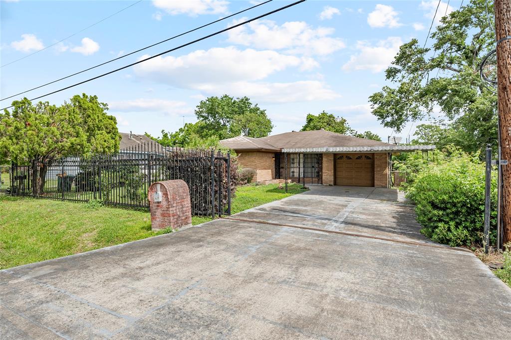 3317 Le Badie Street, Houston, Texas image 3