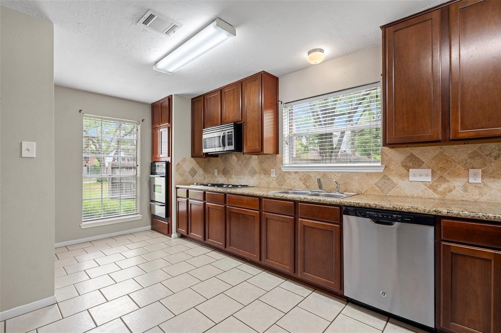 10327 Millshaw Drive, Houston, Texas image 8