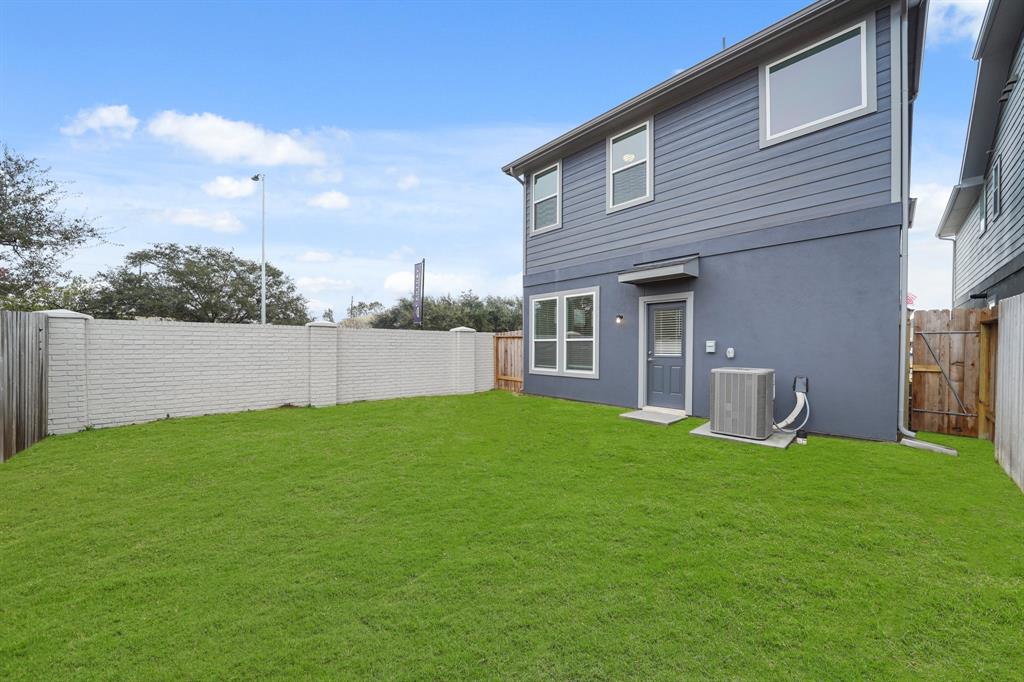 2906 Park Hill Lane, Stafford, Texas image 20