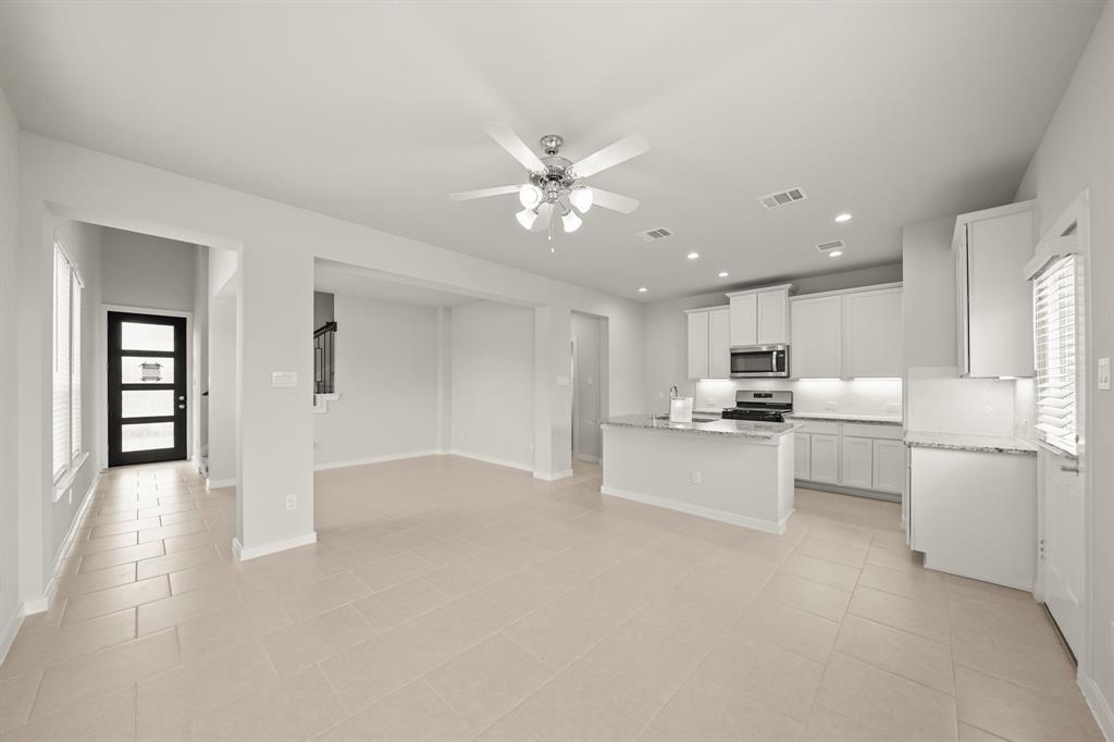 2906 Park Hill Lane, Stafford, Texas image 8