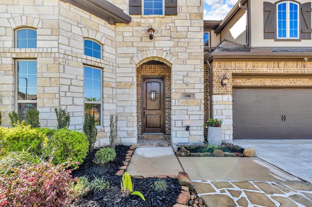 2316 Iron Ridge Lane