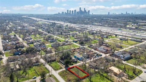 3213 Delia Street Houston TX 77026