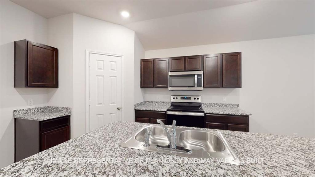 275 China Grove, China, Texas image 4