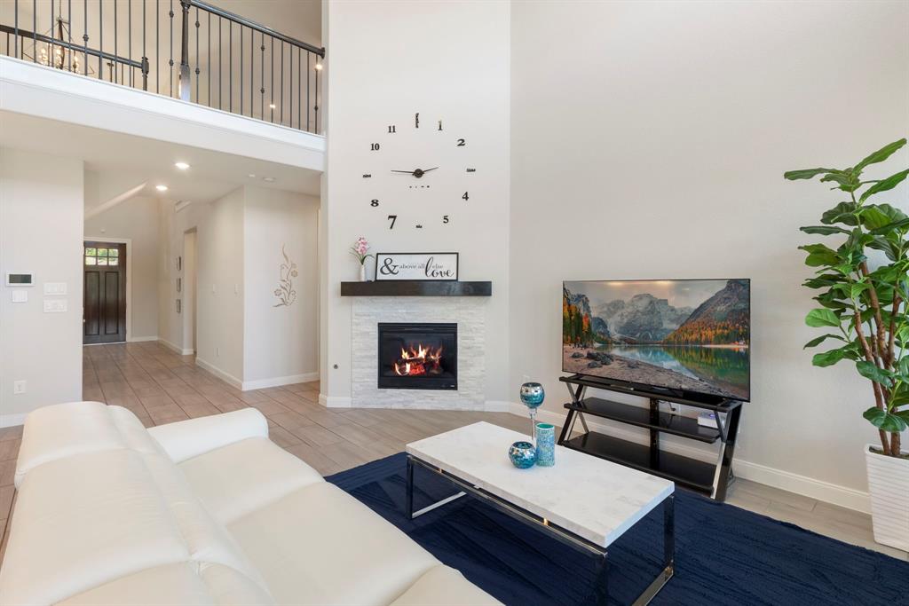 2189 Woodland Pine Drive