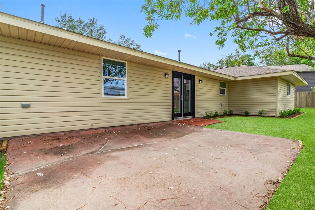 1631 Shadow Bend Drive, Houston, Texas image 33