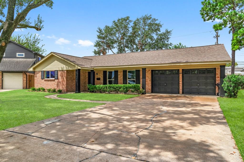 1631 Shadow Bend Drive, Houston, Texas image 3