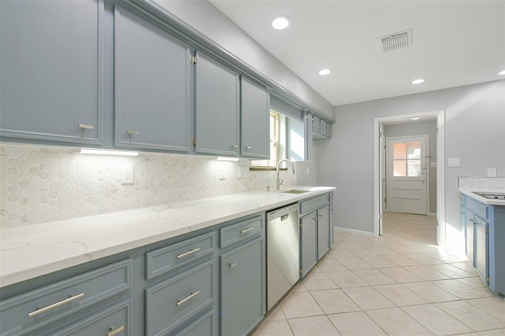 7719 12th Fairway Lane, Humble, Texas image 11