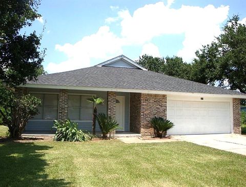 Single Family Residence in Shoreacres TX 224 Forest Avenue 11.jpg