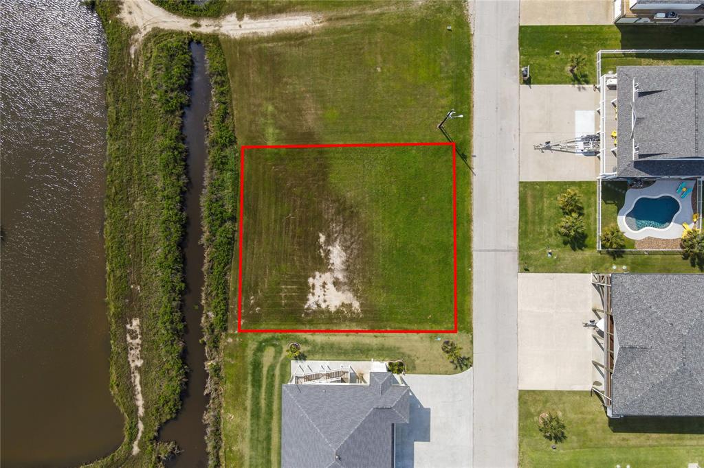 1170 Lagoon Drive, Crystal Beach, Texas image 3
